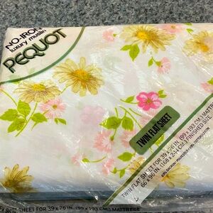 Pequot vintage twin top flat sheet 1970’s in original package. Mountain Mist.